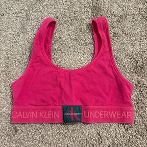 Calvin Klein Women's Pink Sports Bra